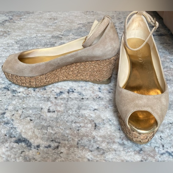 ❤️JIMMY CHOO❤️ Nude Suede Peep Toe Wedge - Picture 4 of 10